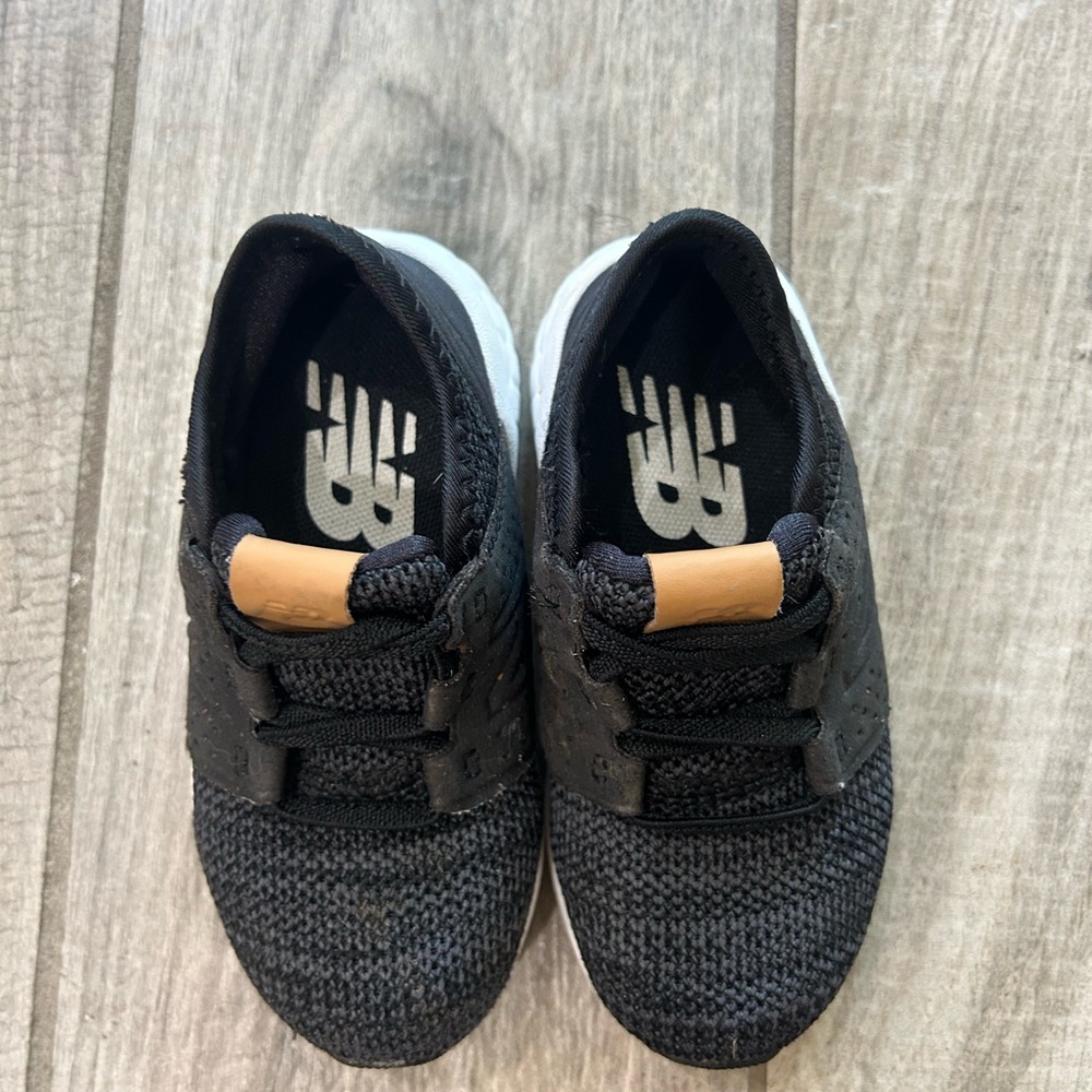 New balance slip on boys shoes - Picture 3 of 5